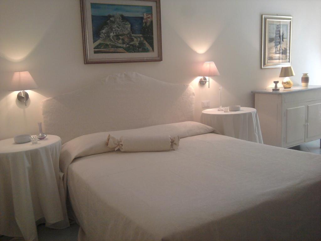 Proserpina Tropea Quarto foto